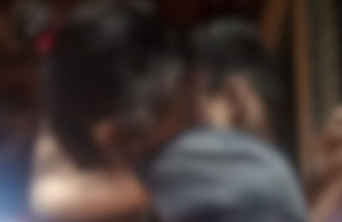 स्टूडेंट के साथ आपत्तिजनक हालत में भोजपुरी सिंगर पकड़ाए रंगे हाथों, सोशल मीडिया पर तेजी से वायरल हो रहा वीडियो