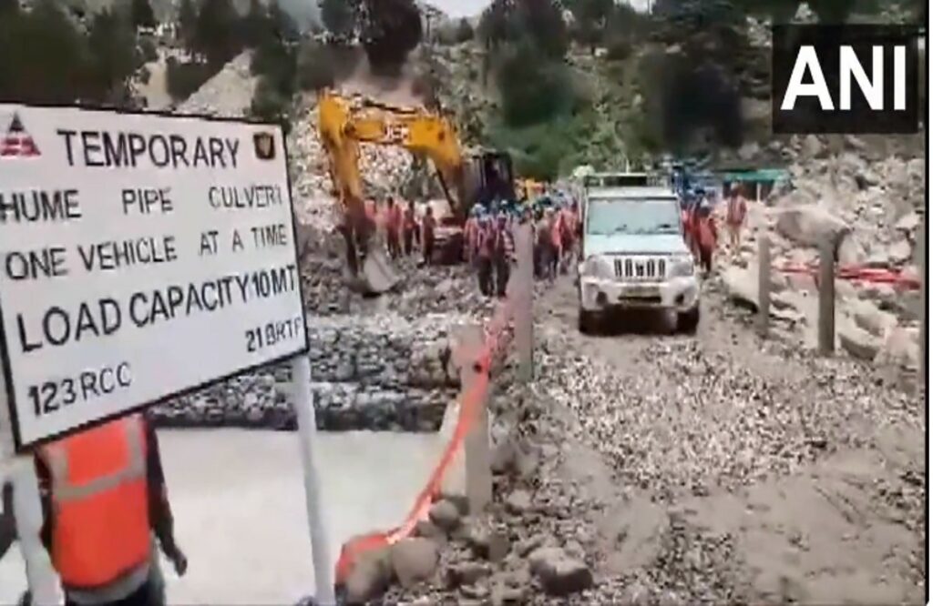 Temporary bridge built near Malari Highway