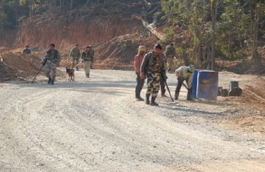 Traffic closed on the route from Dornapal to Jagargunda