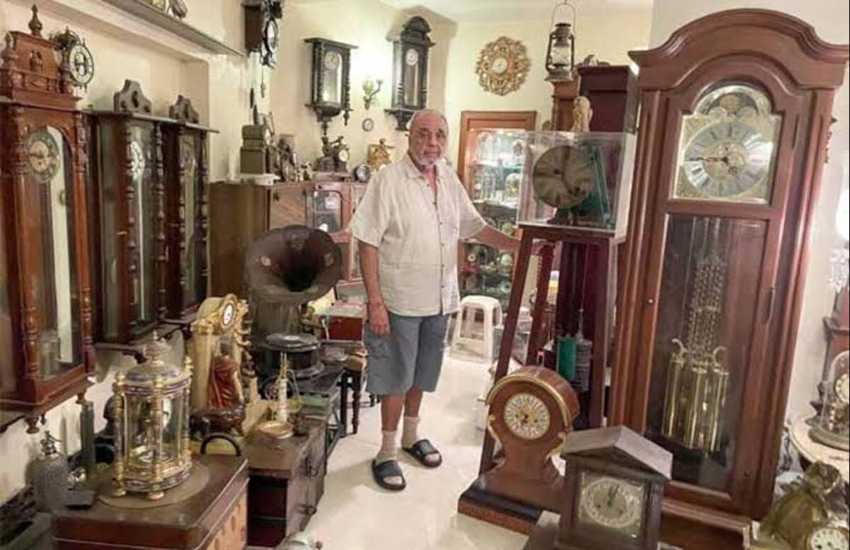यहां एक साथ टिकटिक करती है 1700 सदी की सैकड़ों घड़ी, शहर के बीच है घड़ियों के डॉक्टर का एंटीक म्यूजियम