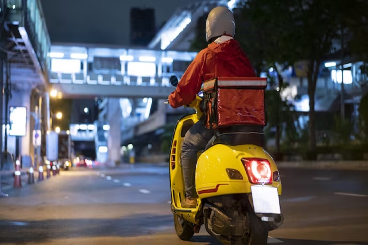 अब डिलीवरी बॉय से बदसलूकी पड़ सकती हैं भारी, लग सकता हैं 50 लाख रुपये तक जुर्माना, जानें क्या हैं ‘गिग वर्कर्स सेक्युरिटी विधेयक’..