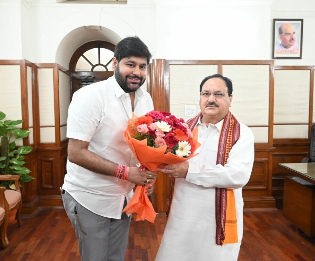 भाजपा के यशस्वी राष्ट्रीय अध्यक्ष आदरणीय जे पी नड्डा जी से आज सुबह संसद भवन कार्यालय में मुलाकात कर आशीर्वाद प्राप्त किया।