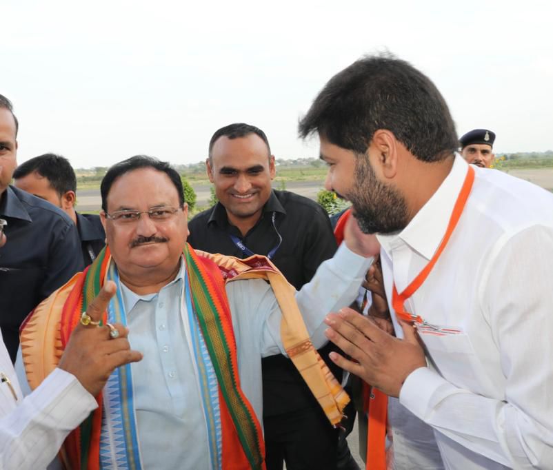 भारतीय जनता युवा मोर्चा के प्रदेश कार्यसमिति के सदस्य आकाश विग ने भाजपा के नेशनल प्रेसीडेंट जेपी नड्डा से मुलाकात की।