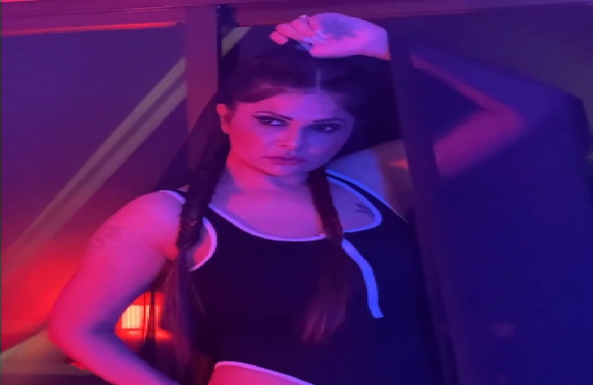Aabha Paul New Sexy Video : गंदी बात फेम Aabha Paul ने कैमरे के सामने कर दी ऐसी हरकत, वायरल हुआ बोल्ड वीडियो