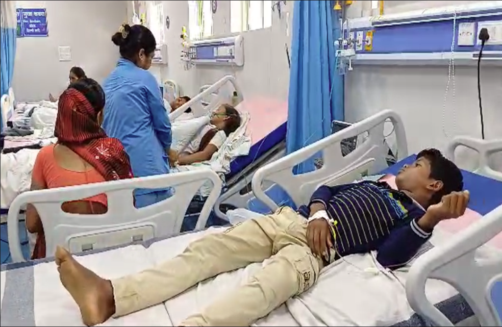 Children fell ill after drinking handpump water in school in Balaghat