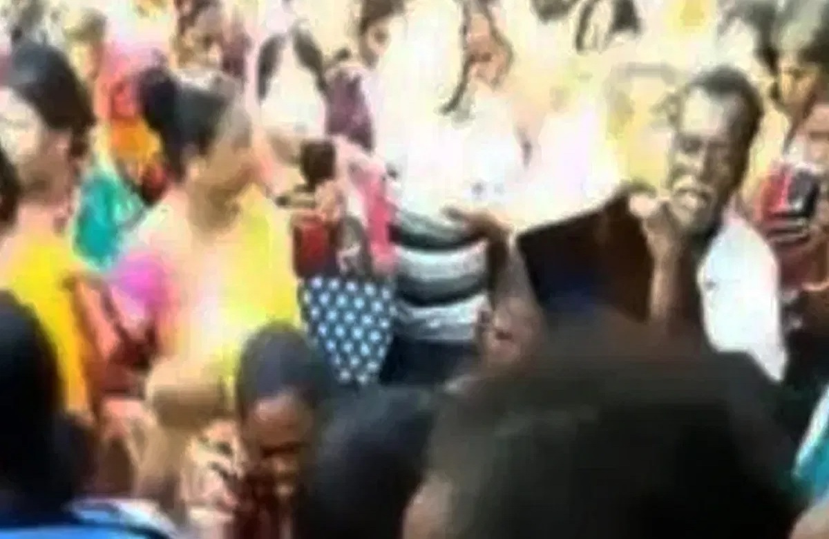 मणिपुर के बाद एक और दरिदंगी, महिलाओं को अर्धनग्न कर पीटा, जानें अपराधियों ने किा वजह से दिया घटना को अंजाम