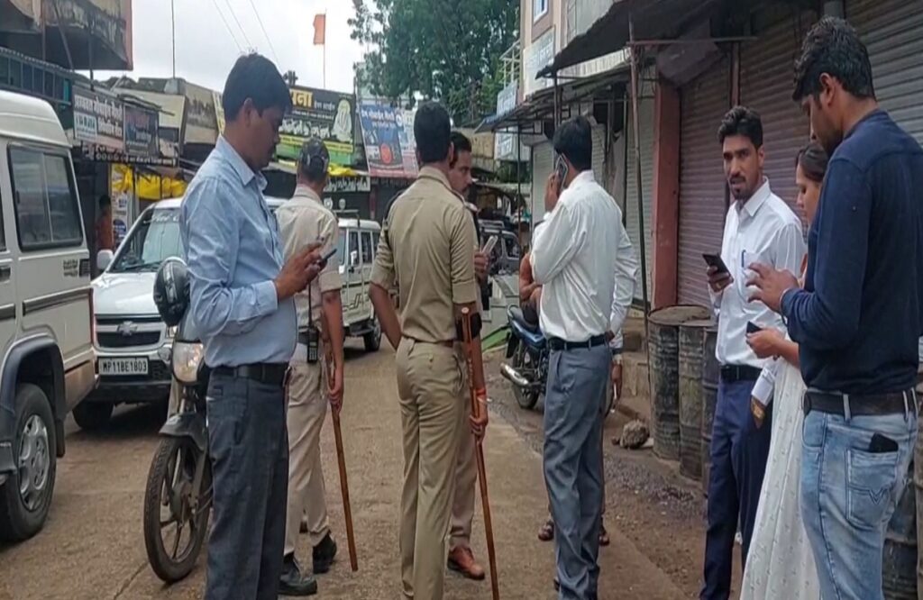 Bistan city remained closed since morning in protest against love jihad incident