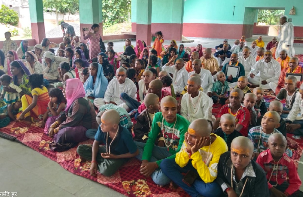 Dewas News: 35 परिवारों के 190 लोगों ने अपनाया सनातन धर्म, कहा- अपने स्वधर्म में वापसी से हम बहुत खुश हैं
