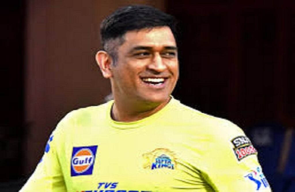 MS Dhoni can hand over the captaincy to someone else in the middle overs during IPL