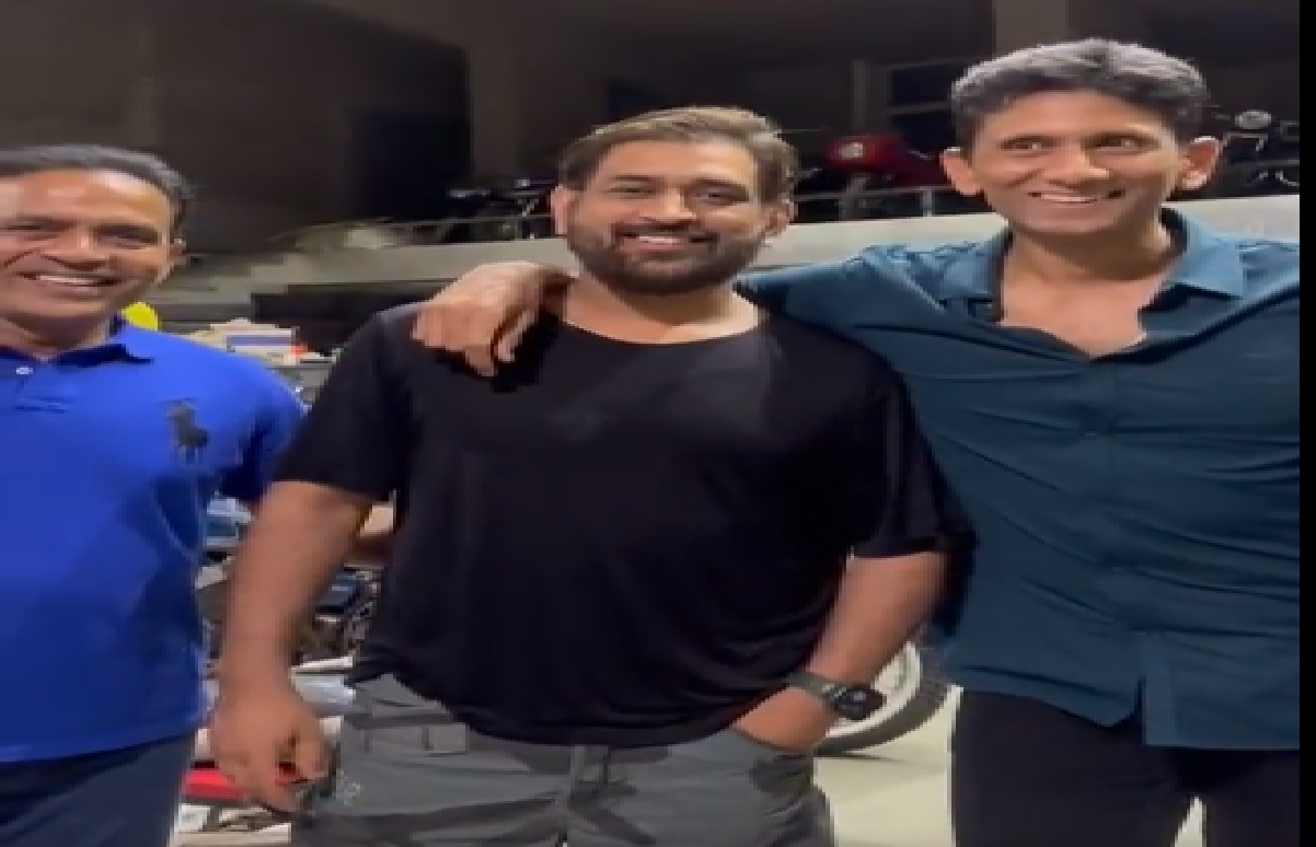 धोनी के बाइक और कार कलेक्शन को देख हैरान हुए पूर्व क्रिकेटर वेंकटेश प्रसाद, कह दी ऐसी बात