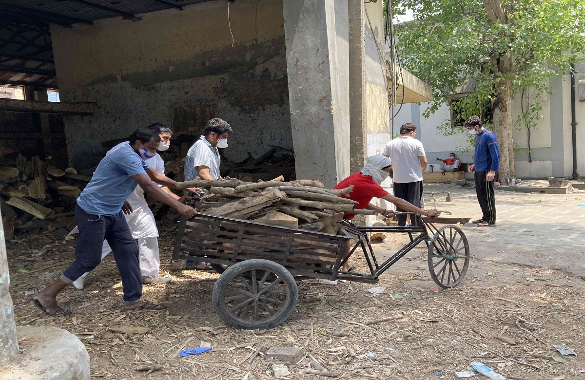 जरूरतमंदों को अंतिम संस्कार के लिए मुफ्त मिलेगी लकड़ी, महापौर ने की घोषणा