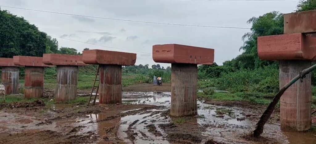 Amazing bridge being constructed in Khargone