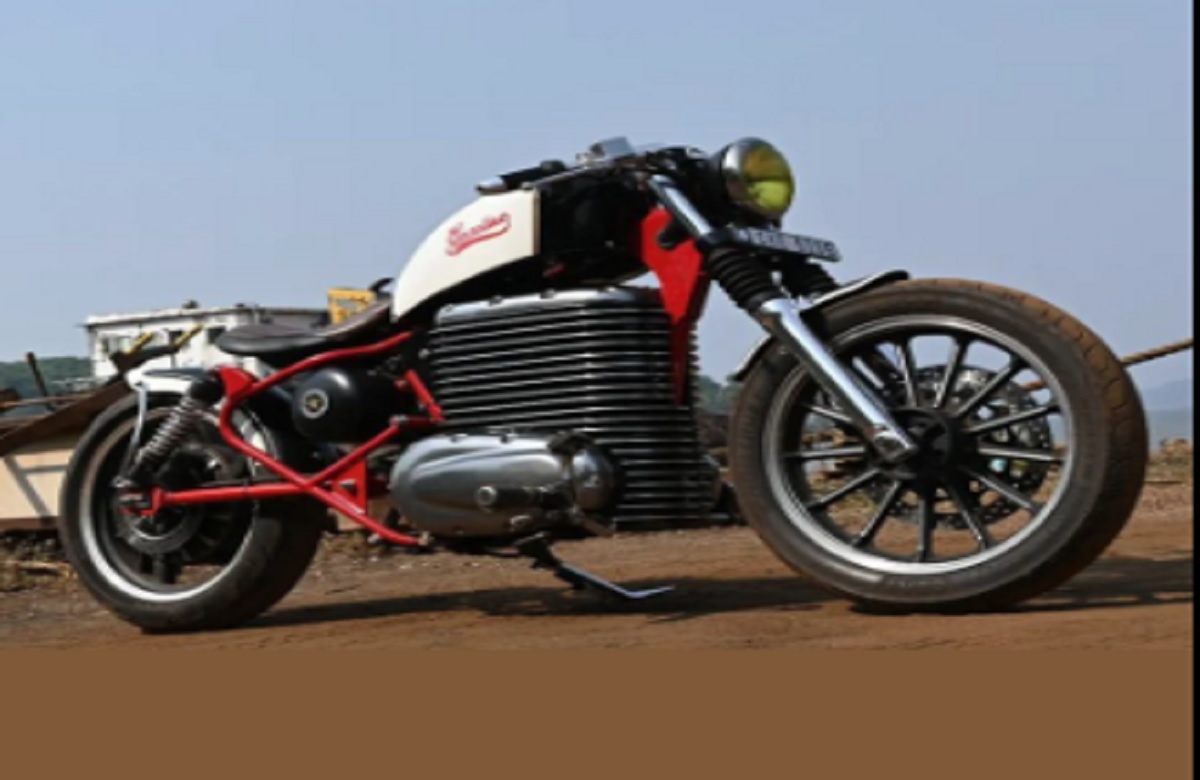 Royal Enfield Gasoline: मार्केट में आ गई इलेक्ट्रिक ‘बुलेट’! रिवर्स मोड के साथ मिलेंगी ढेरों खूबियां, जानें खासियत