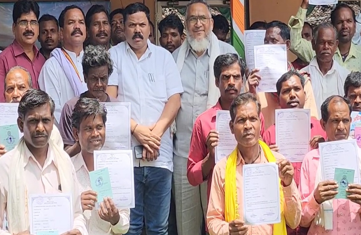 विधानसभा चुनाव से पहले कांग्रेस की बल्ले-बल्ले! एक साथ 50 लोगों ने थामा कांग्रेस का ‘हाथ’