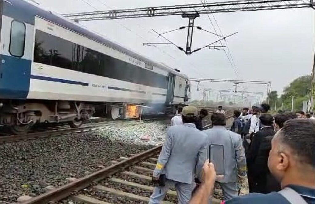 fire in vande bharat express