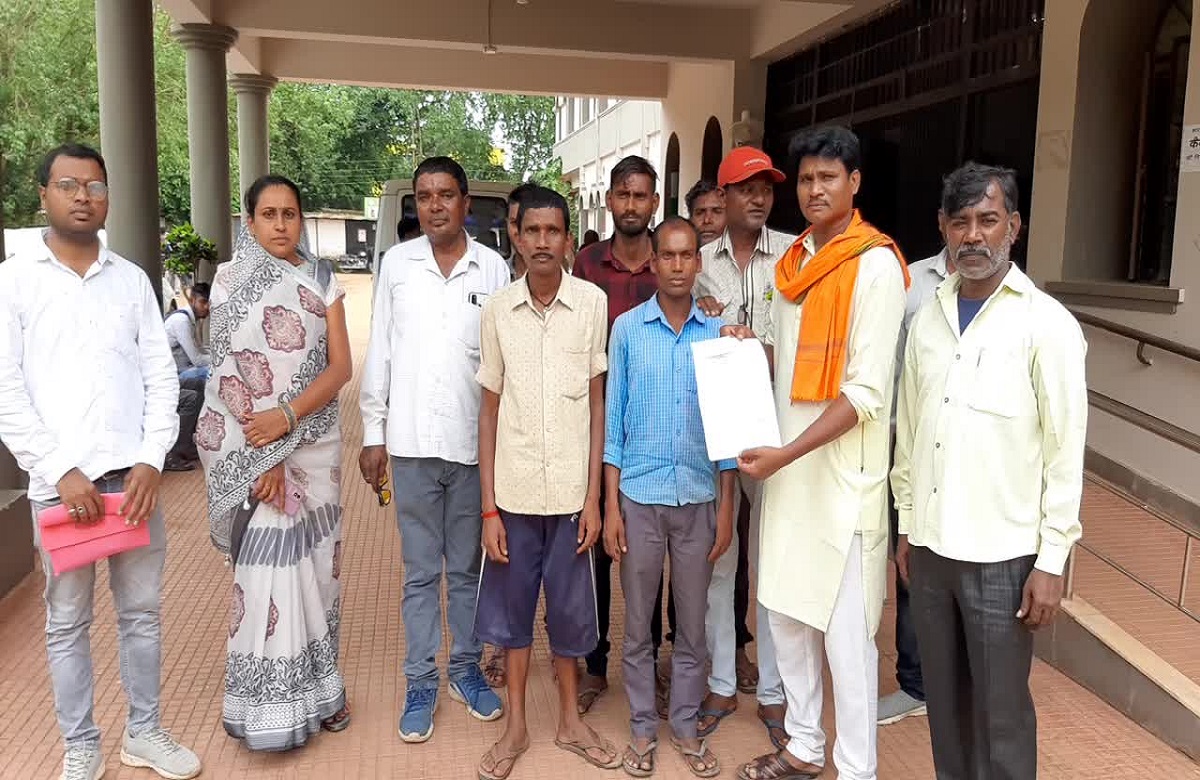 Dhamtari news: मोबाइल टावर लगाने के विरोध में उतरे वार्डवासी, रोक नहीं लगने पर दी ये चेतावनी