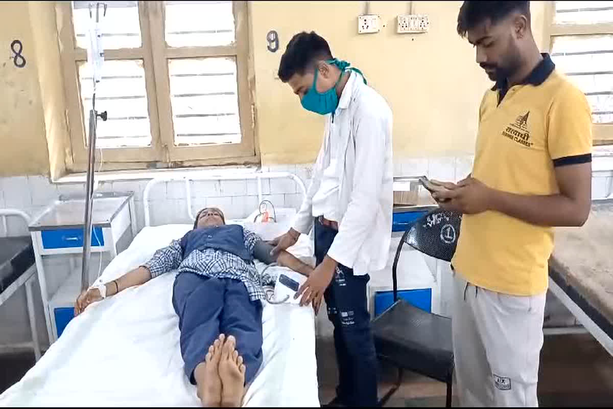 Ratlam News: आफत बनकर आई पुरियां… कन्या छात्रावास में आधा दर्जन बालिकाएं हुई फूड पॉइजनिंग का शिकार