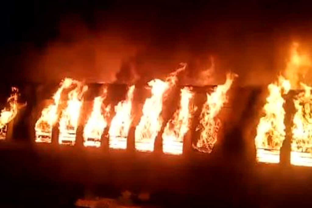 Lucknow train fire news