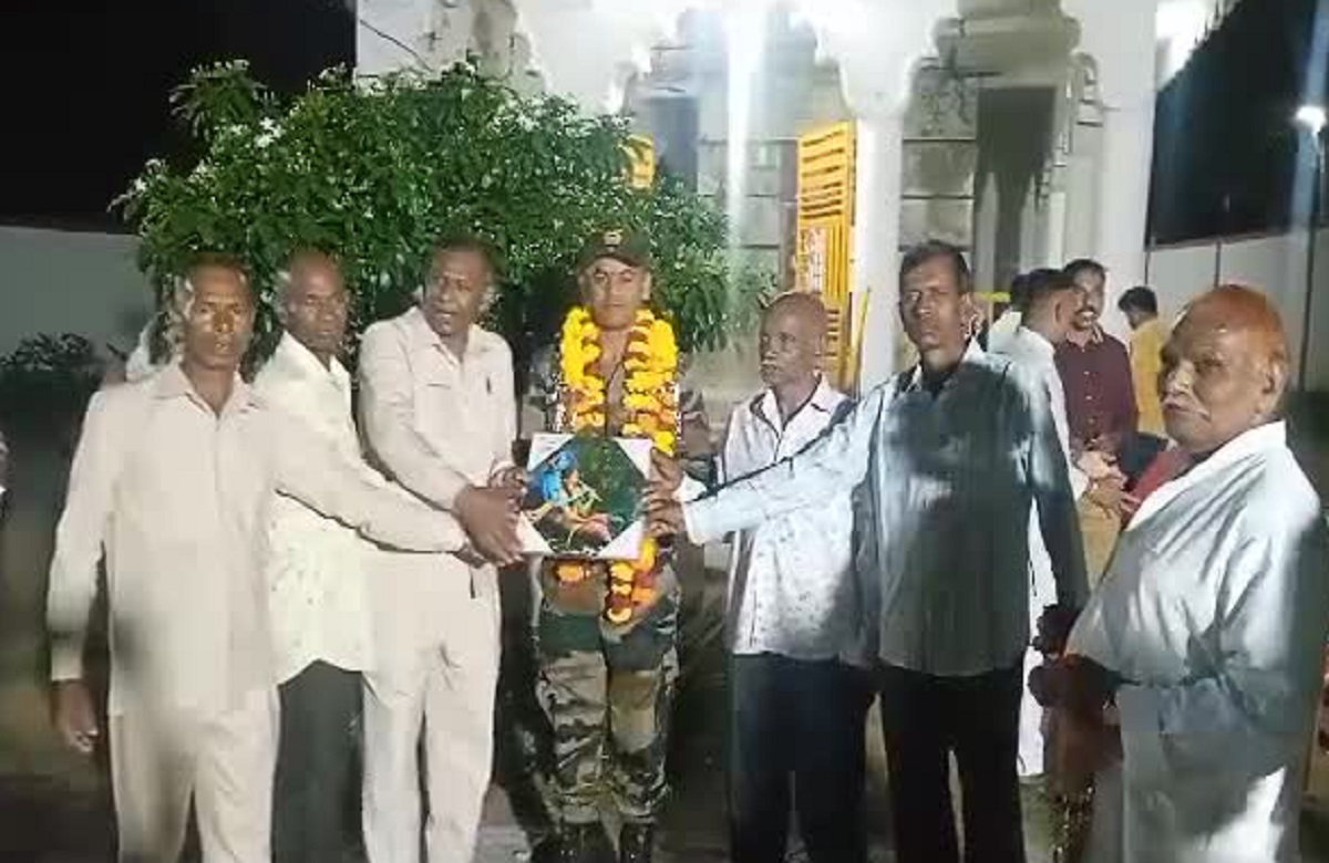 Agarmalwa News: युवाओं पर चढ़ा देशभक्ति का जुनूून, 1500 आबादी वाले इस गांव के हर घर में एक सैनिक, जानिए क्या है इसकी कहानी
