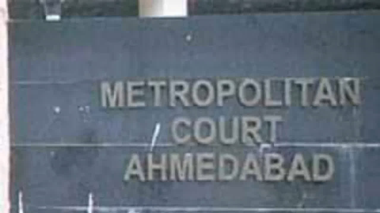 Tejasvi Yadav Manhani Case: गुजरातियों को ठग कहना पड़ा महँगा, मानहानि के केस में फंसे इस राज्य के उप मुख्यमंत्री