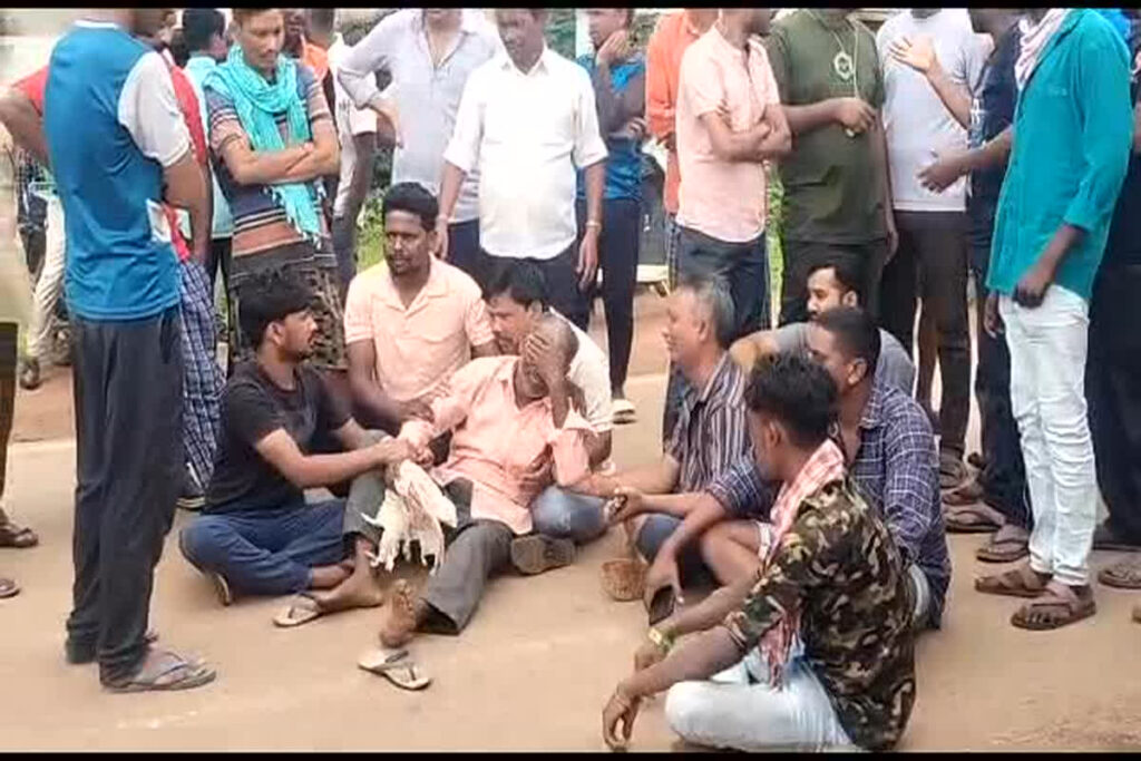 Truck Hit By The Youth