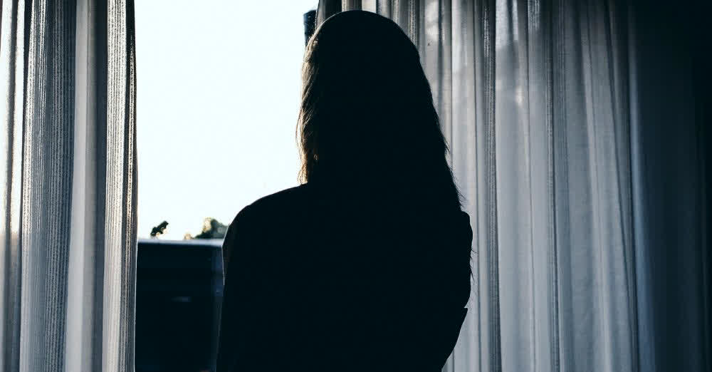 आधी रात बहू के कमरे में हो रही थी हलचल.. बाहर जुट गई भीड़.. जानें क्या चल रहा था अंदर..