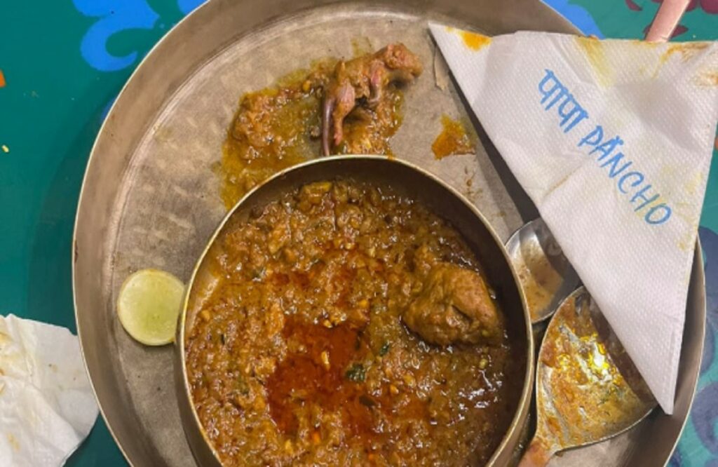 Customer found dead rat in food in Mumbai