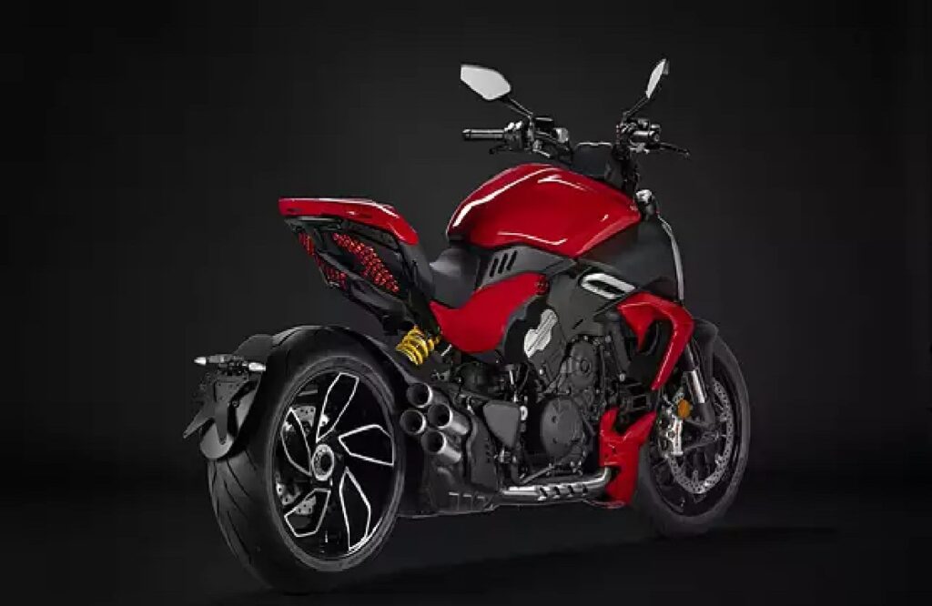 Ducati Diavel V4