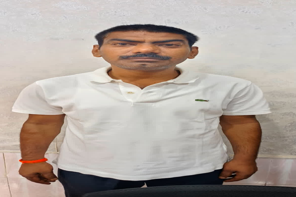 SP leader arrested: राजा भैया के खिलाफ चुनाव लड़ने वाले सपा नेता गिरफ्तार, इस मामले में जारी हुआ था वारंट