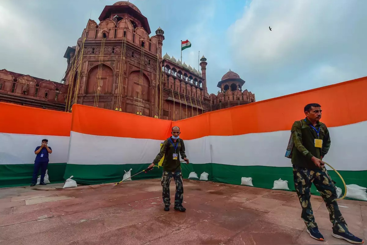Independence Day 2023: परिंदा भी नहीं मार पायेगा पर… स्वतंत्रता दिवस के मद्देनजर बढ़ाई गई सुरक्षा, चप्पे-चप्पे पर जवान..
