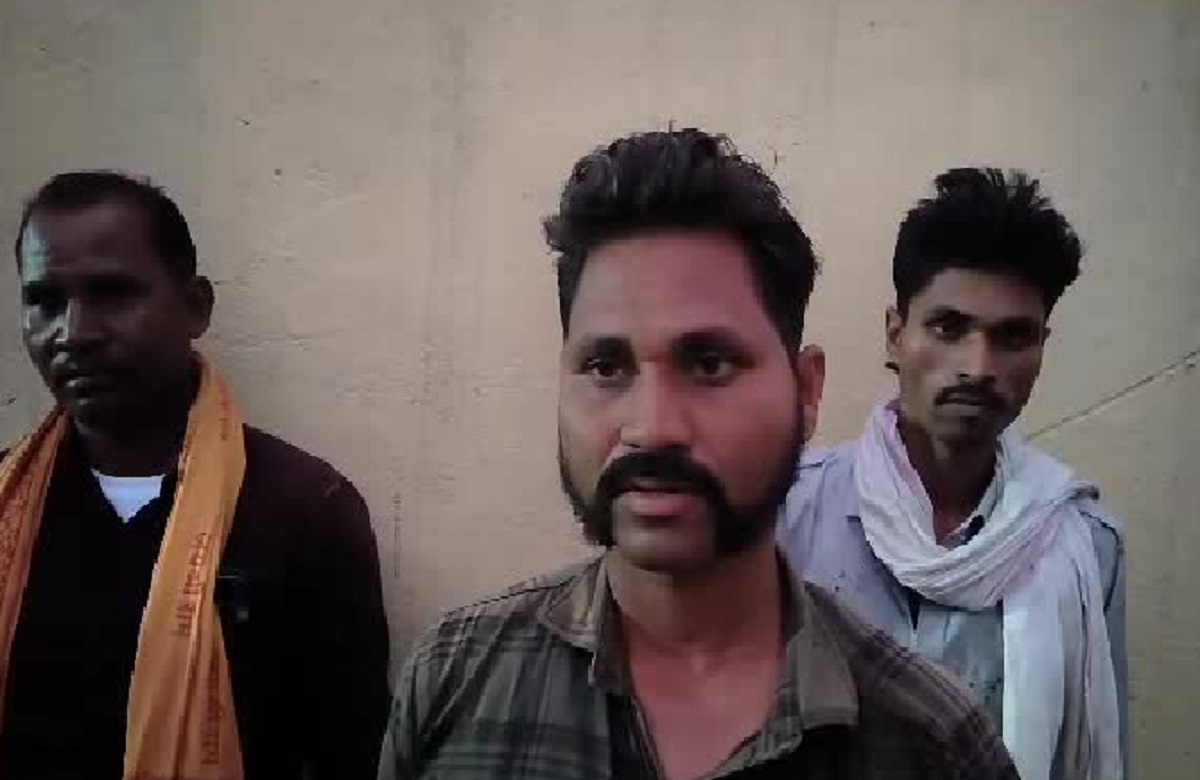 Jhabua News: सरपंच के घर दबंगों ने दिखाई दबंगई, एक दर्जन से ज्यादा लोगों ने किया हमला, ये है पूरा मामला