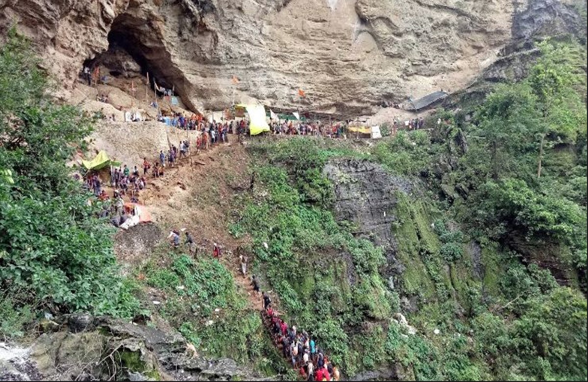 मध्य प्रदेश का अमरनाथ कहलाता है ये मंदिर, साल में सिर्फ 10 दिन के लिए खुलते है पट