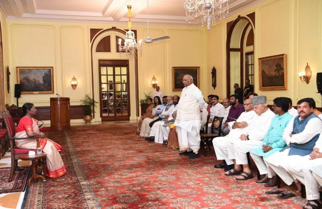 Opposition MPs met President Draupadi Murmu