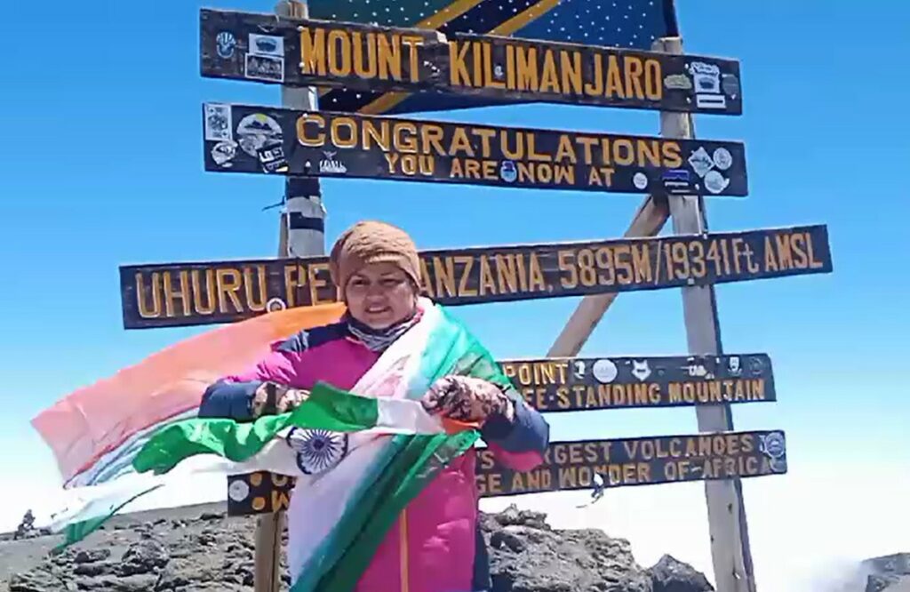 Gauri Arjaria Panna hoisted the tricolor on the highest peak of South Africa