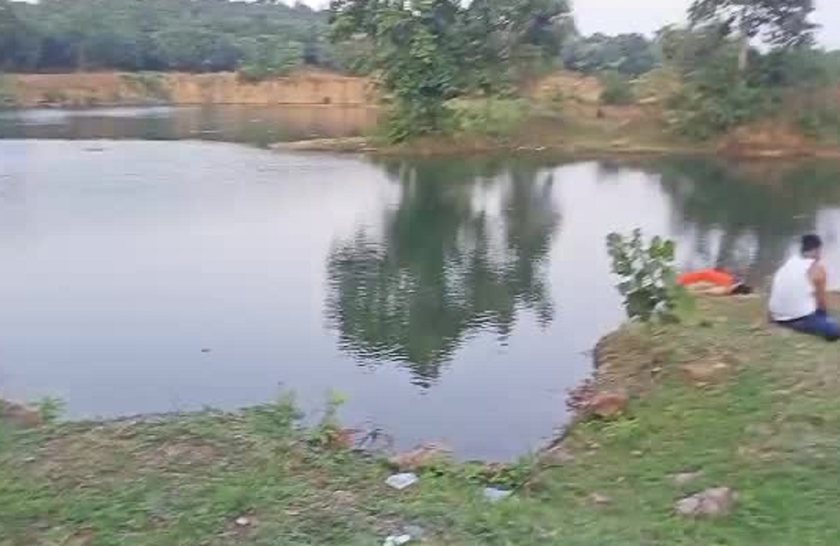Rajnandgaon News: स्वतंत्रता दिवस के दिन हुआ हादसा, घूमने गए तीन युवकों की पानी में डूबने से मौत, पुलिस और गोताखोर की टीम ने बरामद किया तीनों का शव