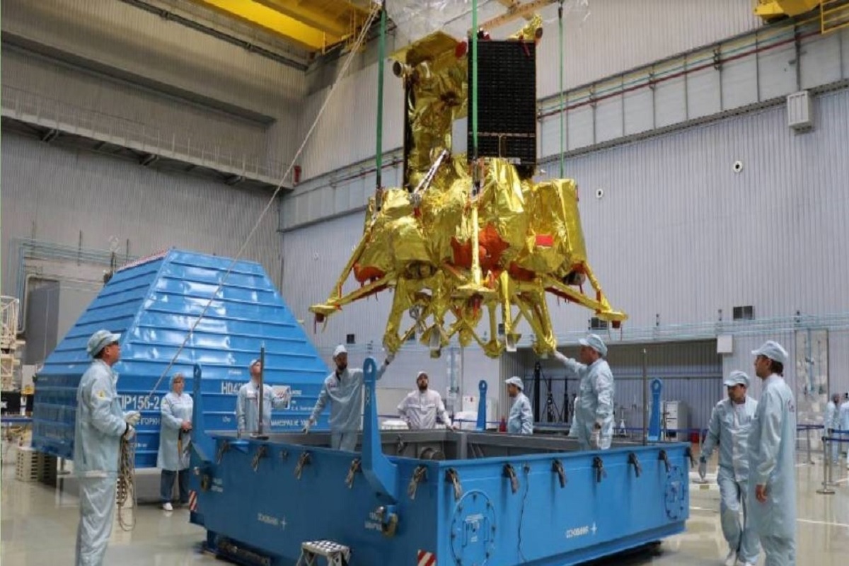 Russia moon mission update: फेल हुआ मिशन चन्द्रमा, चाँद पर क्रैश हुआ स्पेसक्राफ्ट, देशभर में निराशा..