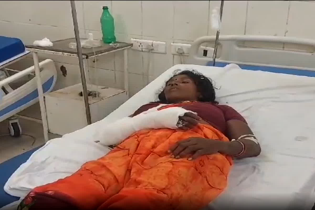 Sagar News: दबंगो ने दिखाई दबंगई दलित युवक की पीट-पीट कर की हत्या, महिला को भी निर्वस्त्र कर पीटा, जानिए क्या है पूरा मामला