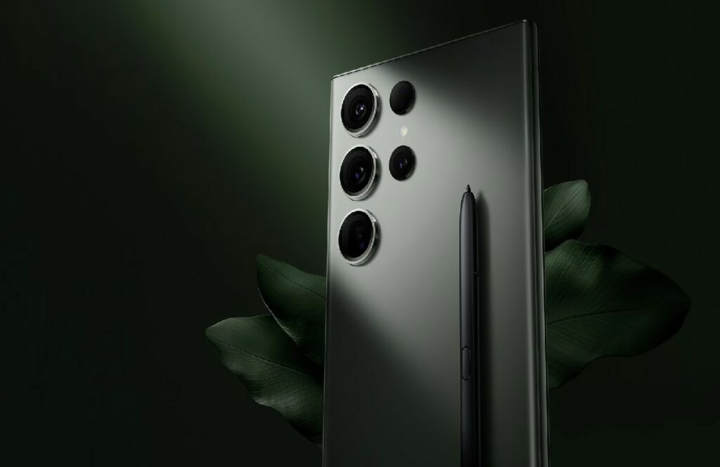 Samsung Phone have DSLR Camera Sensor