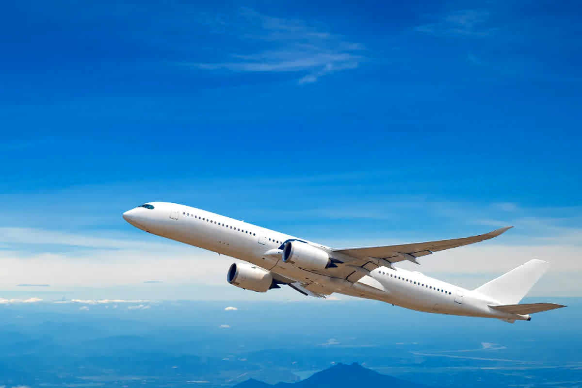 Delhi airport cancelled flights: कैंसिल हो सकती हैं 1000 से ज्यादा उड़ानें, एयरलाइंस ने दिए ये निर्देश, जानें क्यों..