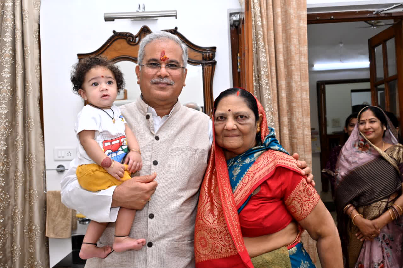 CM Bhupesh Baghel Birthday: सीएम भूपेश बघेल आज मना रहे अपना 62वां जन्‍मदिन, सोशल मीडिया पर शेयर की खास तस्वीरें…