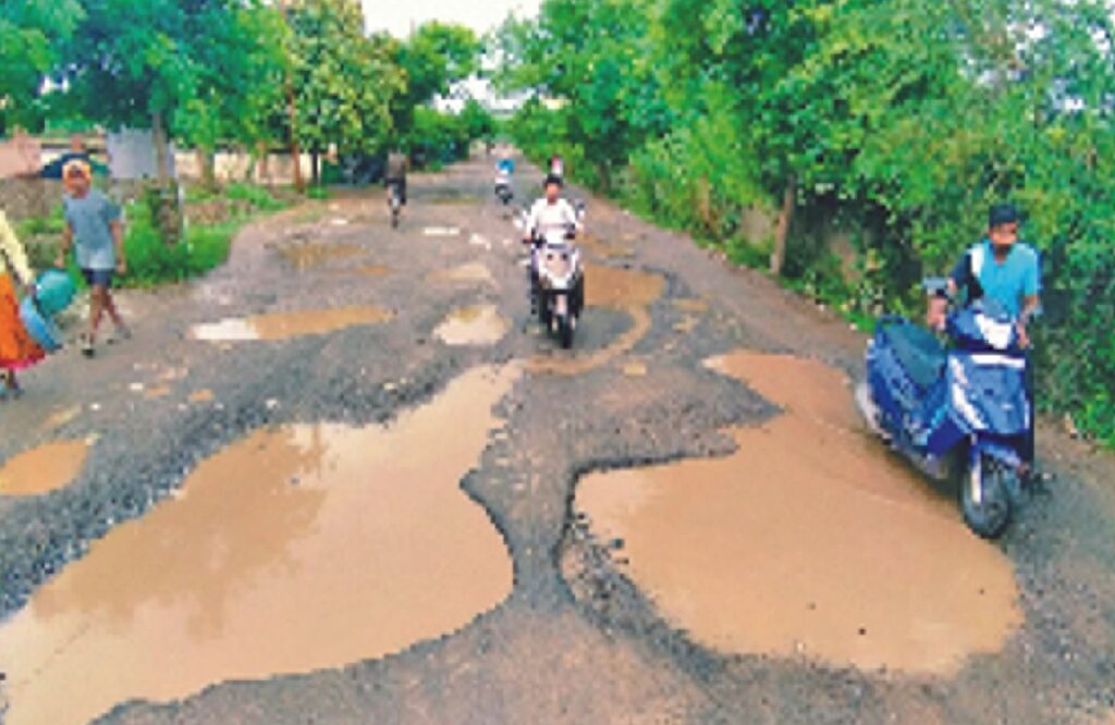 Bilaspur road damaged
