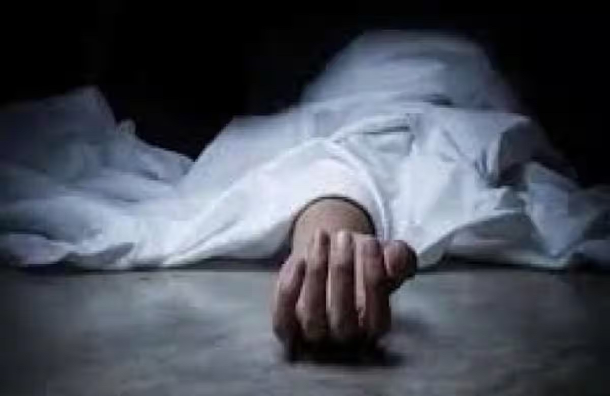 बस स्टैंड में इस हालत में मिली युवती, देखकर पुलिस भी रह गई दंग