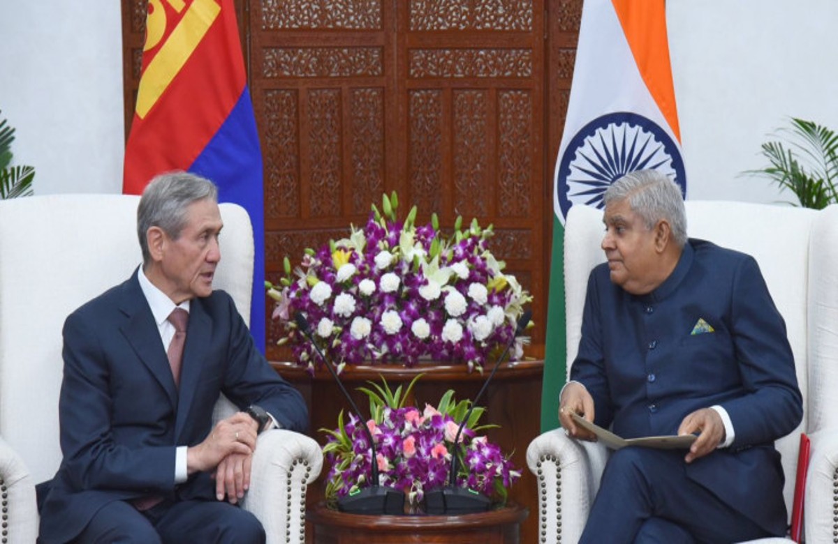 मंगोलिया के पूर्व राष्ट्रपति ने उपराष्ट्रपति धनखड़ से की मुलाकात, इन मुद्दों पर हुई चर्चा
