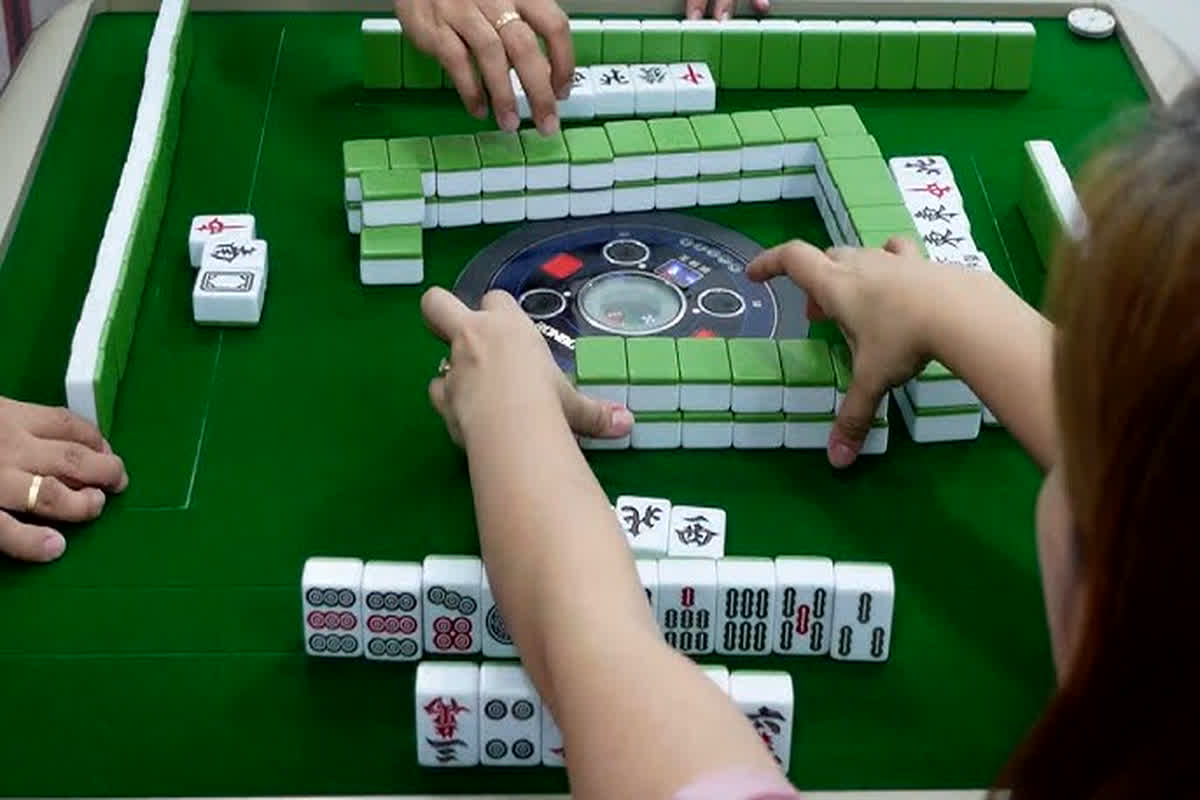 इस महिला को मिली अनोखी नौकरी, बिना किसी अनुभव के मिल रहे 3 लाख से ज्यादा की सैलरी, जानिए क्या है पूरा मामला