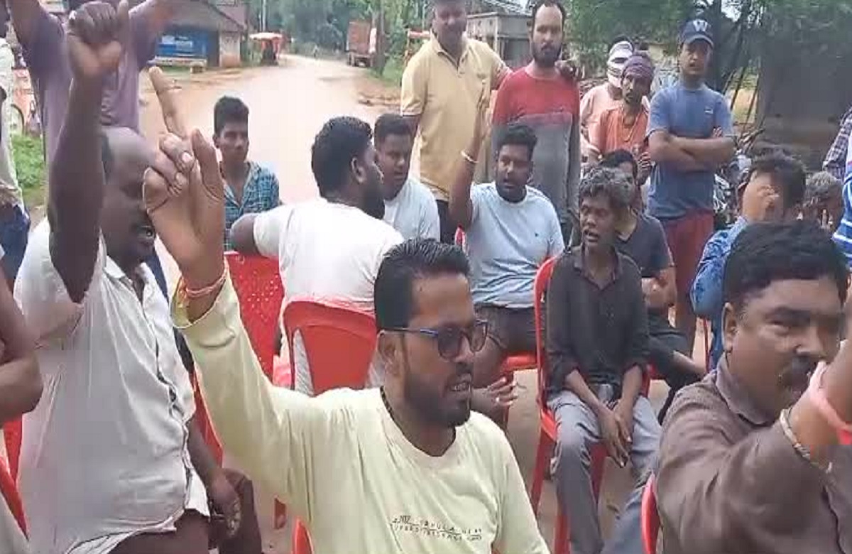 Bhanupratappur News: वाहनों के धूल से परेशान नगरवासियों ने किया विरोध, ट्रकों के आवाजाही पर लगाई रोक