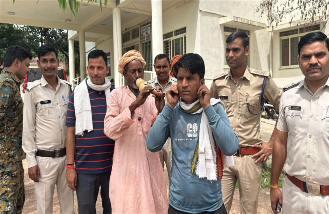 Gwalior News : बस कंडक्टर छात्रा के साथ करता था ऐसी हरकत, पुलिस ने दी अनोखी सजा, सपेरों से बीन बजवाकर करवाया ये काम