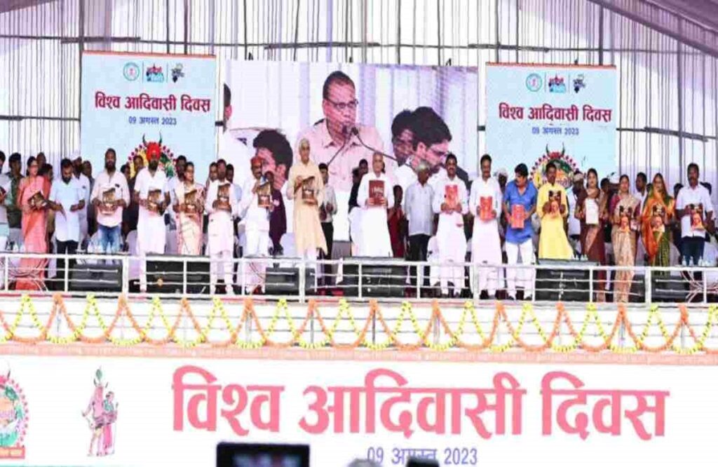 CM Baghel inaugurated the recording studio of Badal Academy, Bastar collector gave voice in the video song