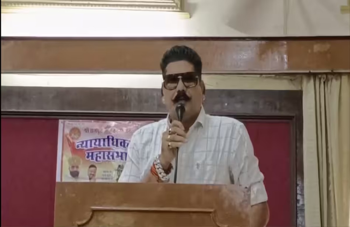 करणी सेना के प्रदेश अध्यक्ष पर हुई फायरिंग, मची अफरा तफरी, पुलिस ने कराया अस्पताल में भर्ती