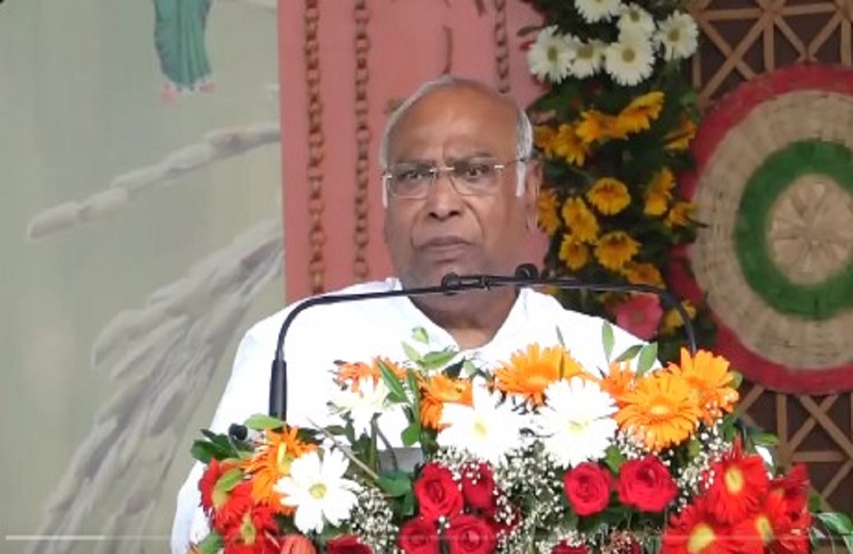 भरोसे का सम्मेलन में बोले खड़गे- हमने मोदी-शाह को पढ़ाया लिखाया मंत्री-पीएम बनाया, ऑक्सफोर्ड और लंदन में नहीं पढ़े