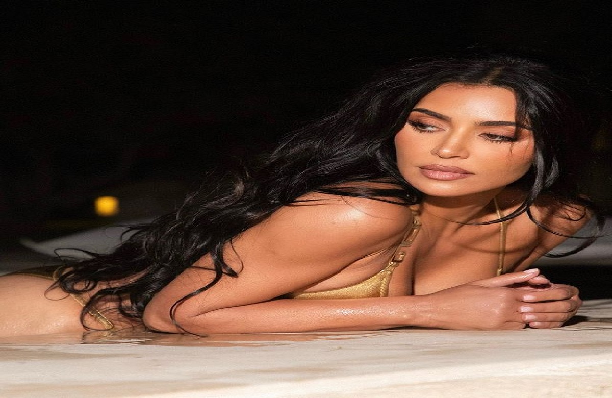 Kim Kardashian New Sexy Photo : किम कार्दशियन ने फिर दिखाया बोल्ड अंदाज, गोल्डन बिकिनी पहनकर चलाई साईकिल, तस्वीरें देख फैंस हुए मदहोश